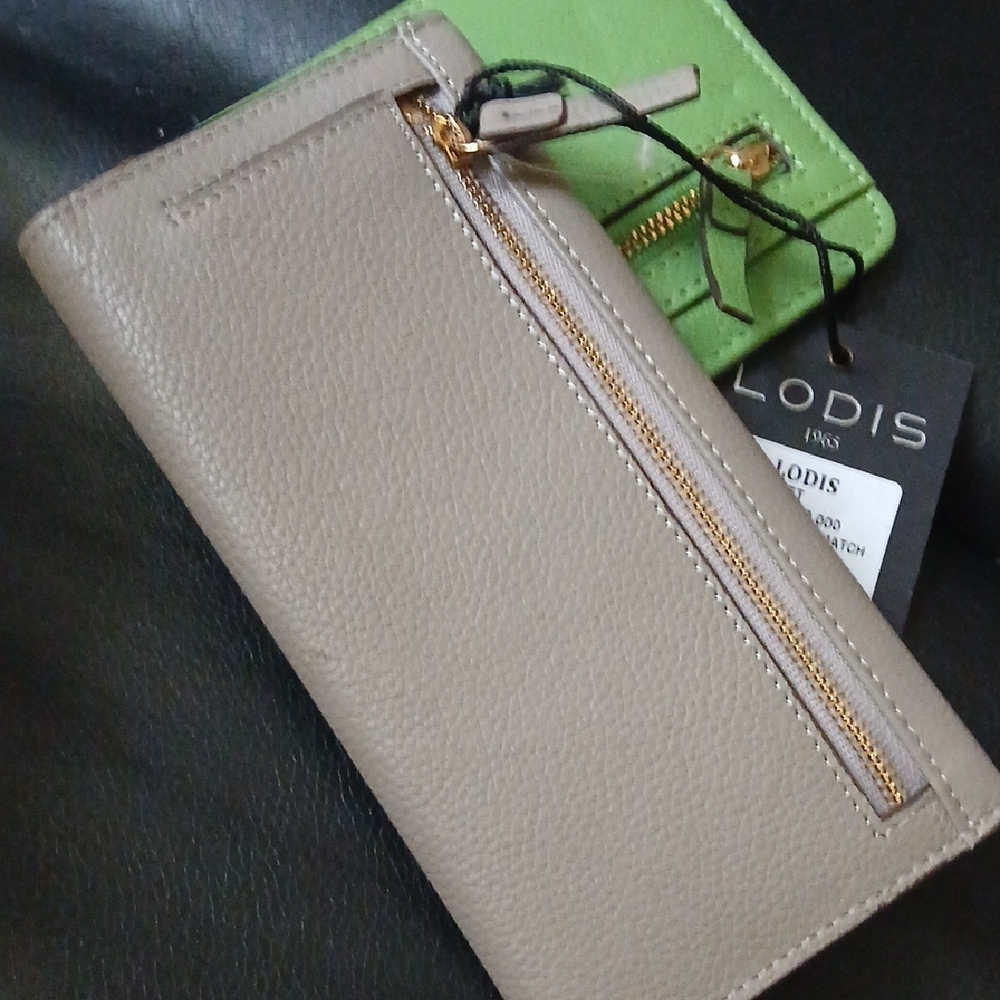Lodis Green and Beige Card Holder Wallet Set - Picture 4 of 5